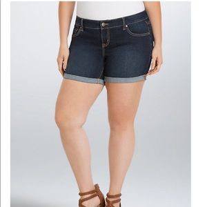 TORRID SKINNY SHORTS - DARK WASH WITH ROLLED HEM